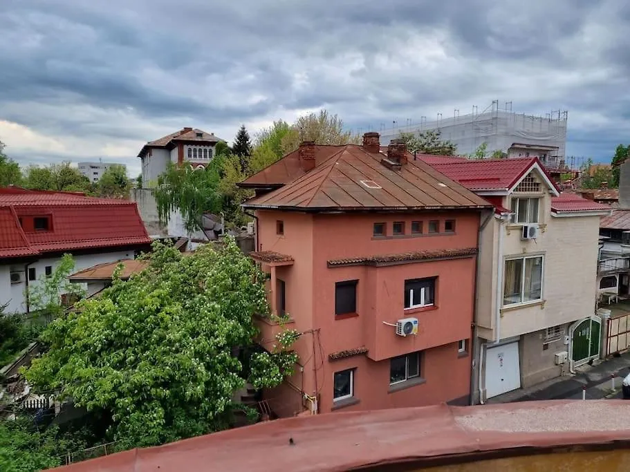 Cozy Near Center Апартаменты Бухарест