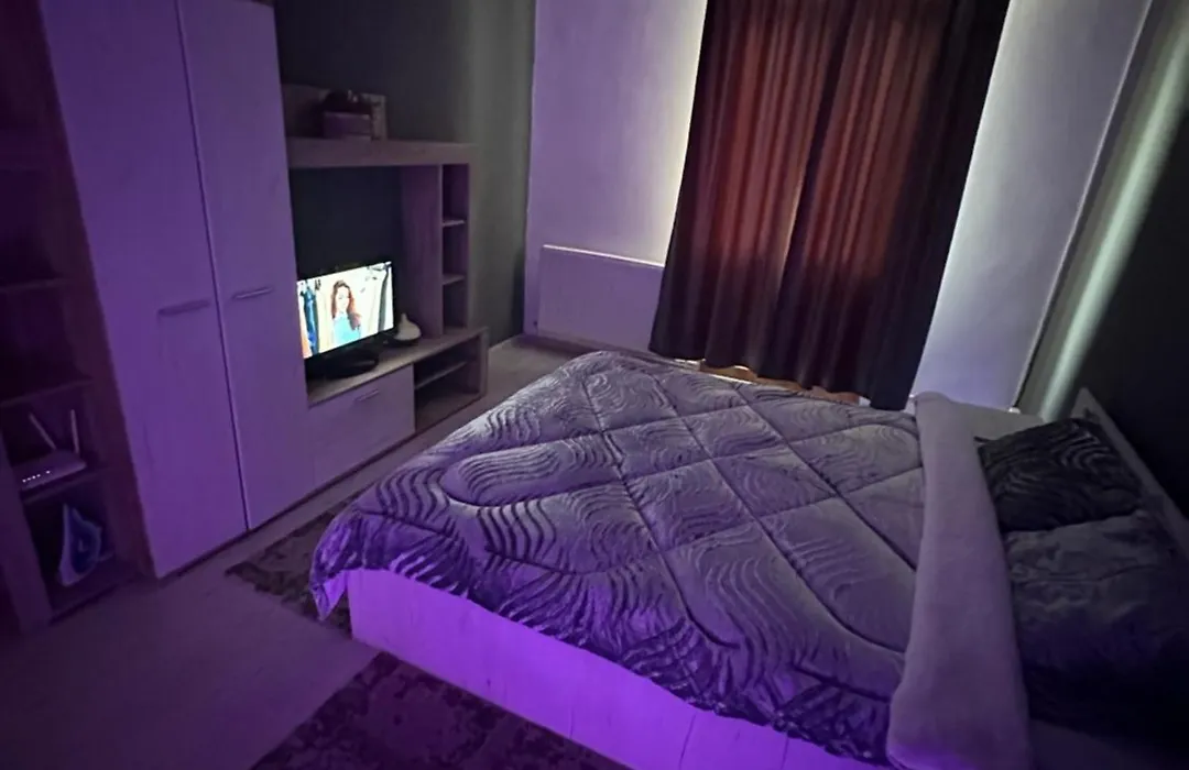 Economic Low Buget Downtown Studio Tiny On Street Piata Amzei