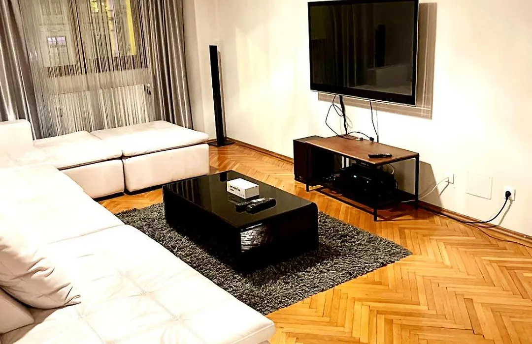 Apartamento Romana 100 Sqm Deluxe Apartament *